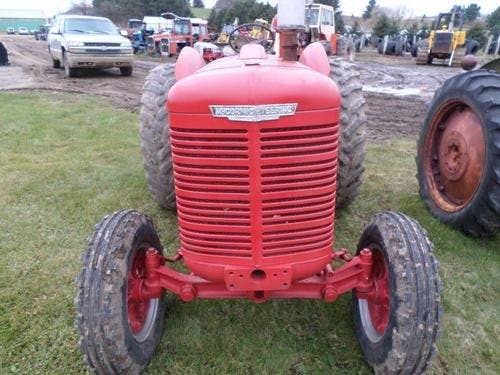 Used International W9 Tractor parts.