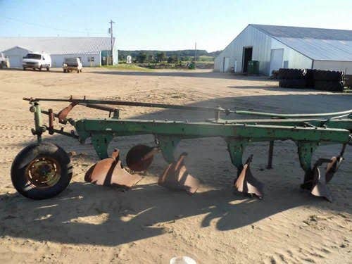 Used John Deere 1450 Tillage parts.