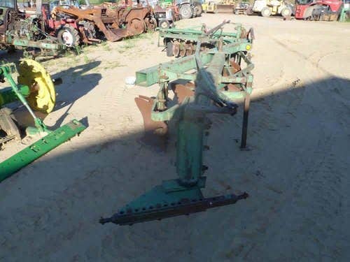 Used John Deere 1450 Tillage parts.