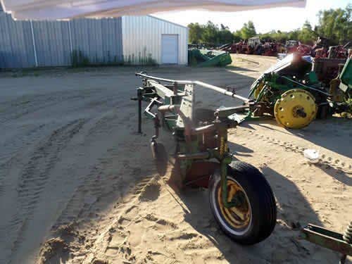 Used John Deere 1450 Tillage parts.