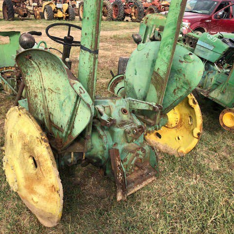 Used John Deere 1520 Tractor parts.