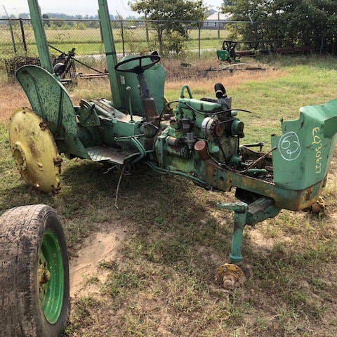 Used John Deere 1520 Tractor parts.