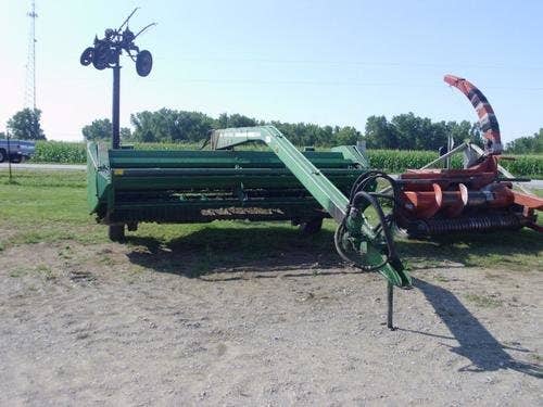 Used John Deere 1600 Hay Cutting parts.