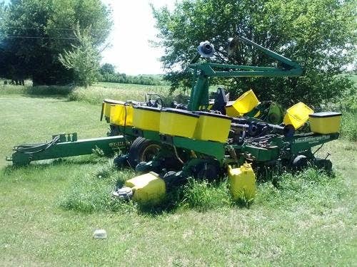 Used 1996 John Deere 1760 Planter Parts Used 1996 John Deere 1760 Planter Parts