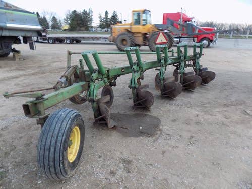 Used John Deere 2500 Tillage parts.