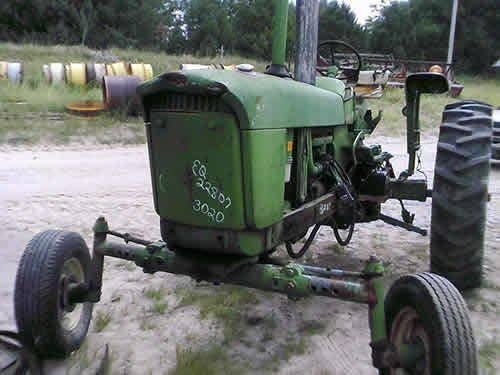 Used John Deere 2520 Tractor parts.