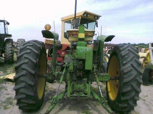 Used John Deere 2520 Tractor parts.