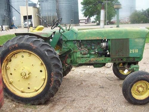 Used John Deere 2520 Tractor parts.