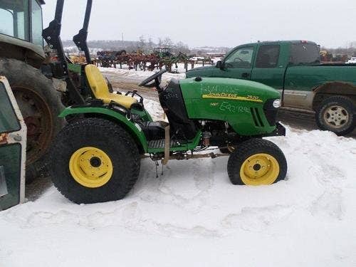 Used John Deere 2520 Tractor parts.