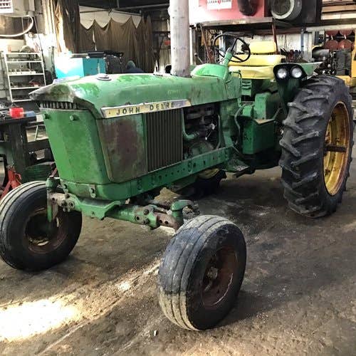 Used John Deere 2520 Tractor parts.
