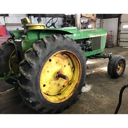 Used John Deere 2520 Tractor parts.