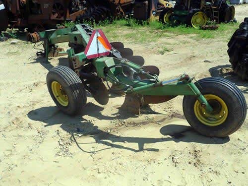 Used John Deere 2600 Tillage parts.