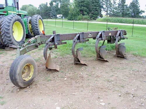 Used John Deere 2600 Tillage parts.