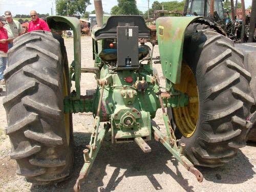 Used John Deere 2640 Tractor parts.