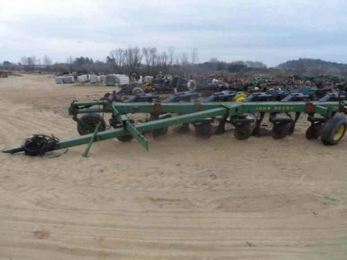 Used John Deere 2700 Tillage parts.