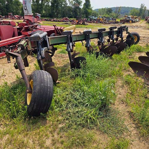 Used John Deere 2800 Tillage parts.