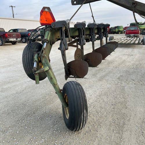 Used John Deere 2800 Tillage parts.