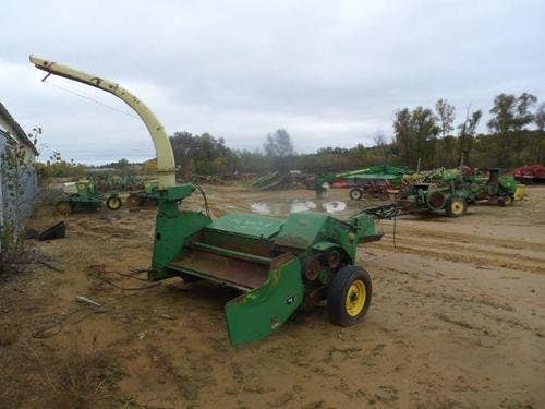 Used John Deere 3940 Harvester parts.