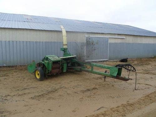 Used John Deere 3940 Harvester parts.