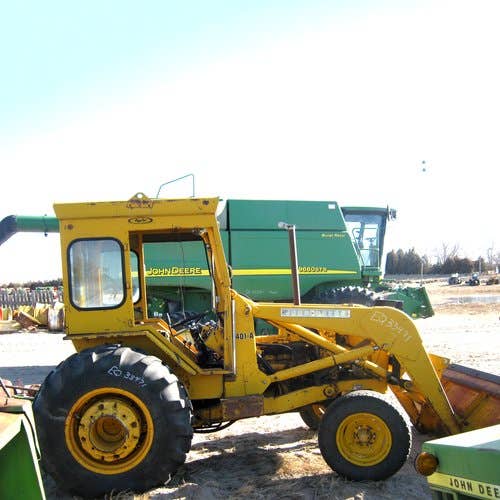 Used John Deere 401 Tractor parts.