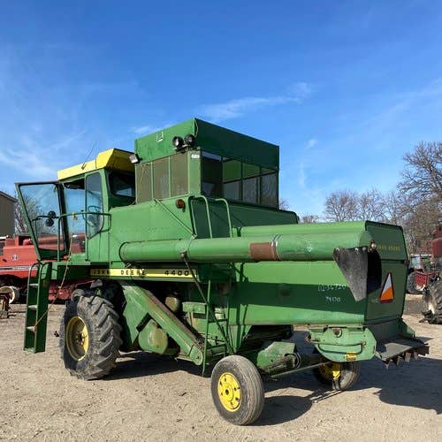 Used John Deere 4400 Combine parts.