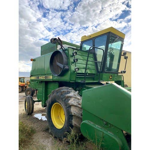 Used John Deere 4420 Combine parts.