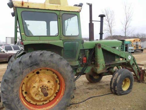 Used John Deere 4620 Tractor parts.