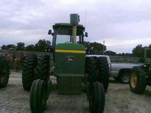 Used John Deere 4640 Tractor parts.