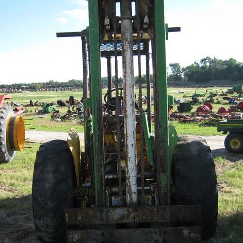 Used John Deere 480 Construction & Industrial parts.