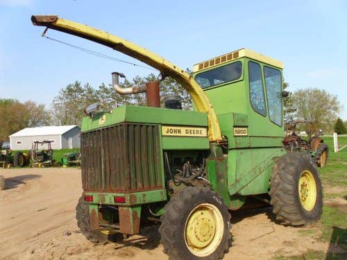 Used John Deere 5200 Harvester parts.