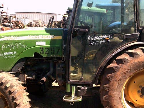 Used John Deere 5525 Tractor parts.