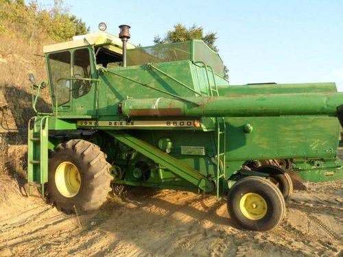 Used John Deere 6600 Combine parts.