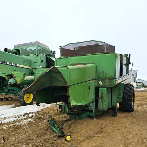 Used John Deere 6600 Combine parts.