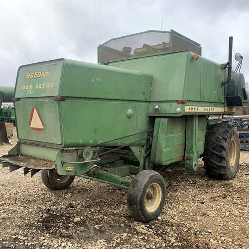 Used John Deere 6600 Combine parts.