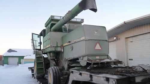 Used John Deere 6620 Combine parts.