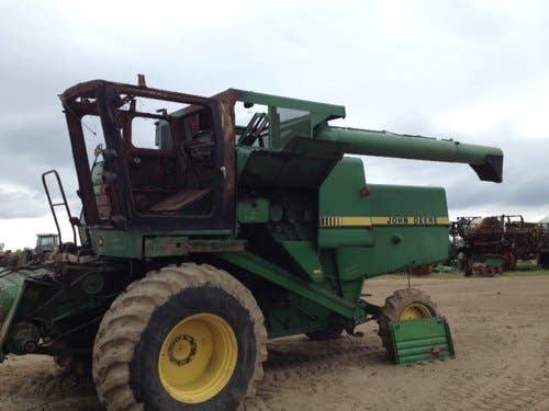 1984 Used John Deere 6620 Combine parts.