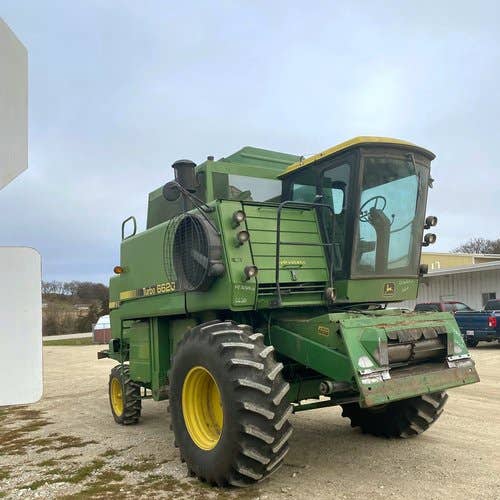 Used John Deere 6620 Combine parts.