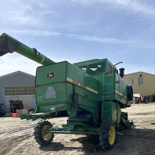 1989 Used John Deere 6620 Combine parts.