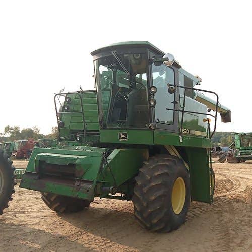 1986 Used John Deere 6620 Combine parts.