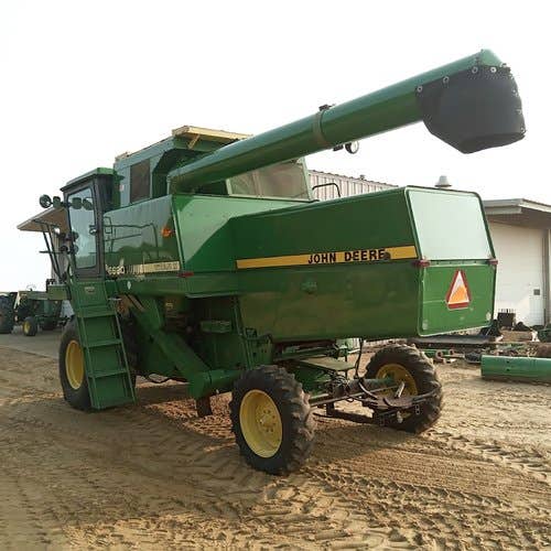 1986 Used John Deere 6620 Combine parts.