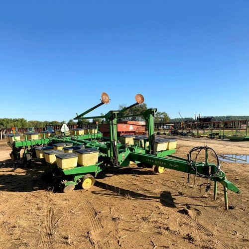 Used John Deere 7000 Planter Parts Used John Deere 7000 Planter Parts