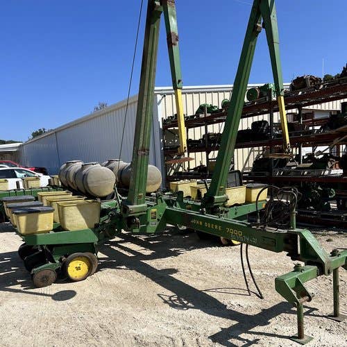 Used John Deere 7000 Planter Parts Used John Deere 7000 Planter Parts