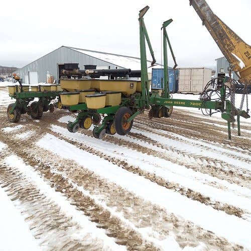 Used John Deere 7200 Planter Parts Used John Deere 7200 Planter Parts
