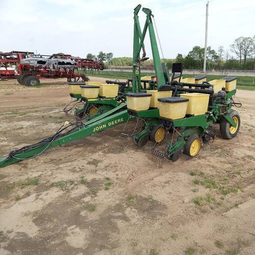 Used John Deere 7200 Planter Parts Used John Deere 7200 Planter Parts