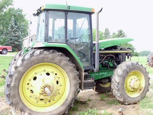 Used John Deere 7200 Tractor parts.