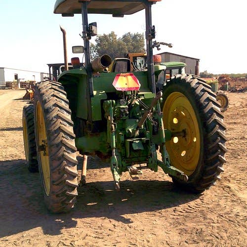 Used John Deere 7200 Tractor parts.