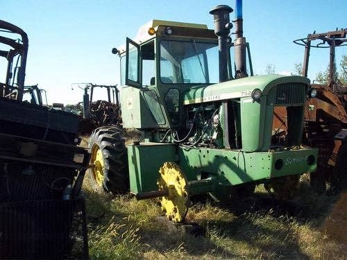 Used John Deere 7520 Tractor parts.