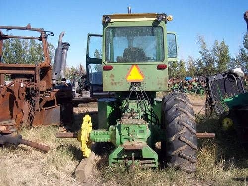Used John Deere 7520 Tractor parts.