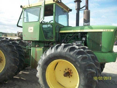 Used John Deere 7520 Tractor parts.