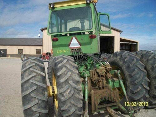 Used John Deere 7520 Tractor parts.
